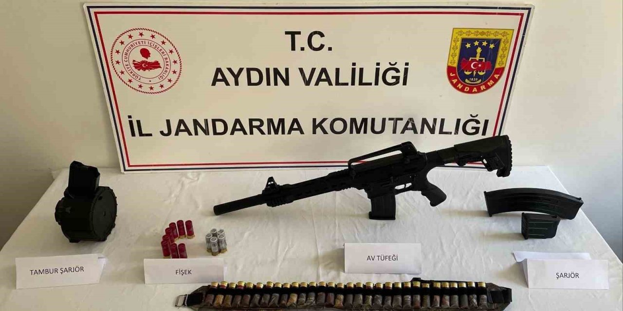 Şüphe üzerine durdurulan araçta ruhsatsız tüfek ele geçirildi