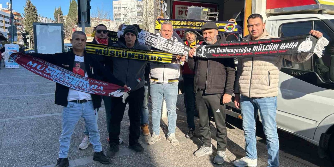 Müslüm Gürses’in vefat yıl dönümünde lokma ve pilav hayrı yapıldı