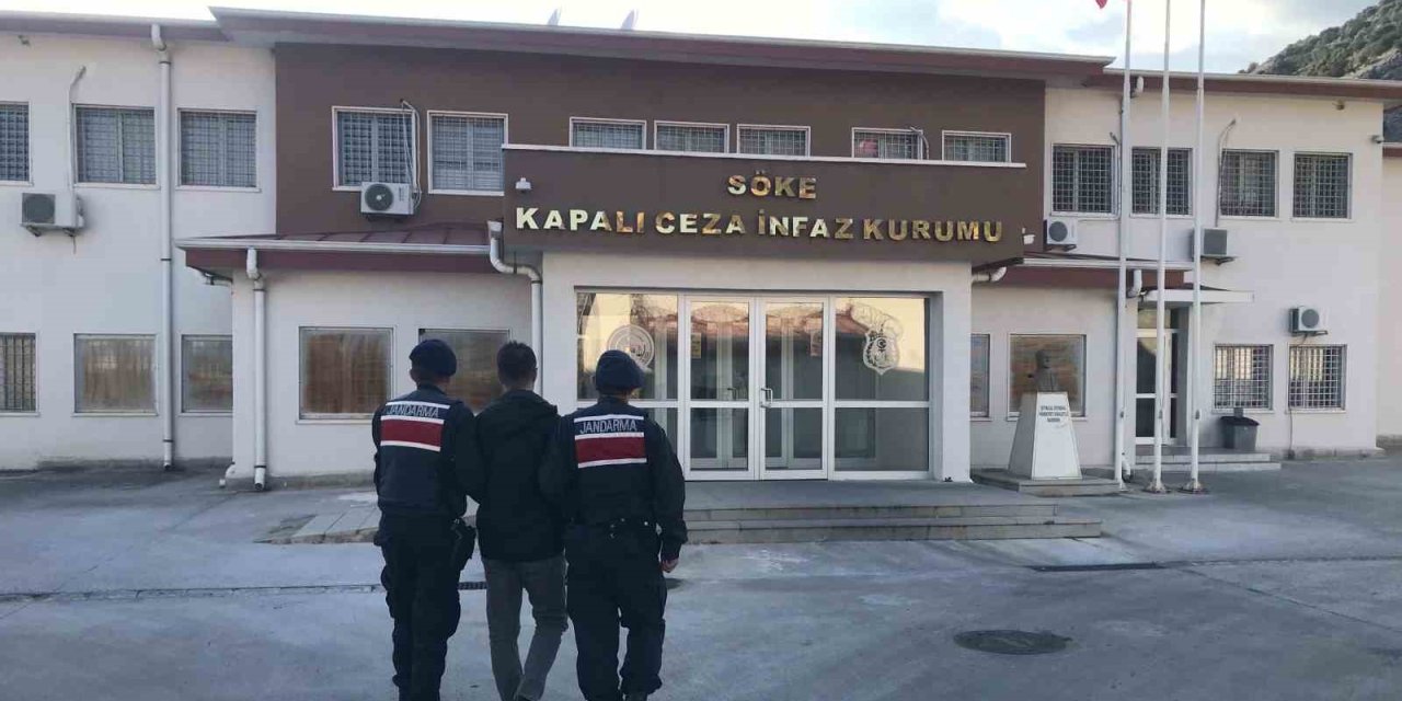 Aydın’da 35 aranan şahıs jandarmadan kaçamadı