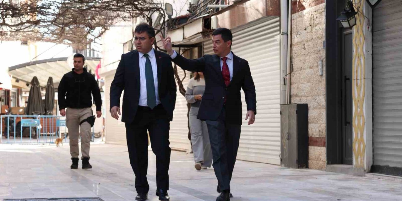 Başkan Ünlü ve Kaymakam Kaya’dan ‘çarşı’ incelemesi