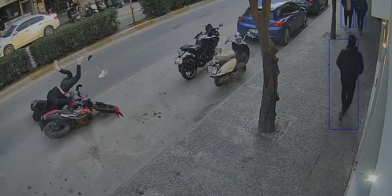 Genç kız ve motosiklet sürücüsü metrelerce sürüklendi