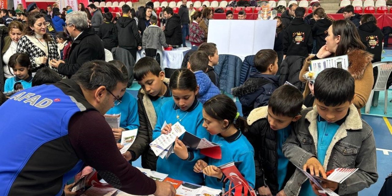 Öğrencilere enkaz altı dinleme sistemi anlatıldı