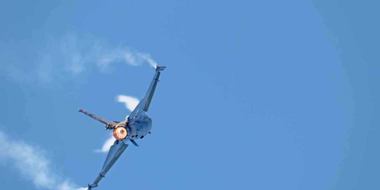 SOLOTÜRK’ün prova uçuşu nefes kesti, gösteri uçuşu yarın