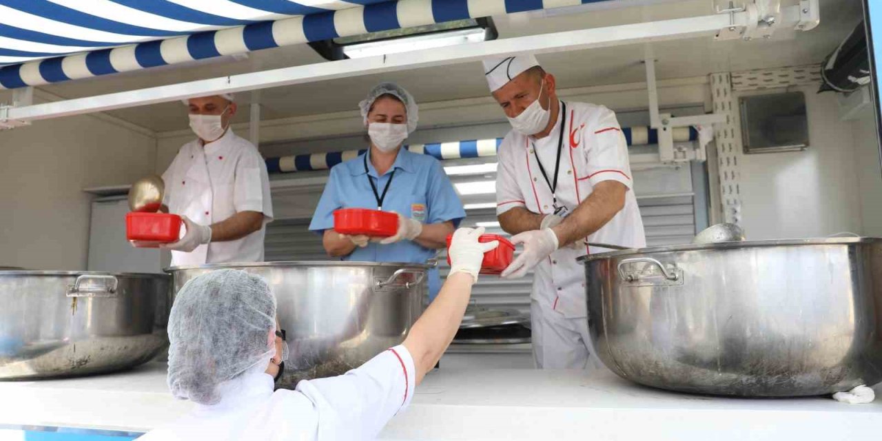 Marmaris’te 2 bin 400 aile için destek paketleri hazırlandı