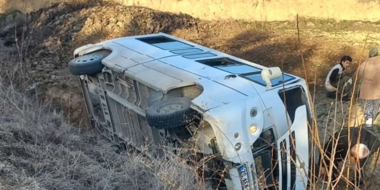 Mermer işçilerini taşıyan işçi servisi tarlaya uçtu; 1 ölü 3 yaralı