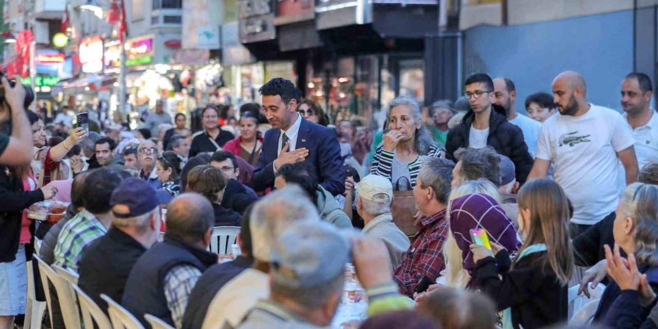 Bayraklı’da vatandaşlar belediyenin iftar sofralarında buluşacak