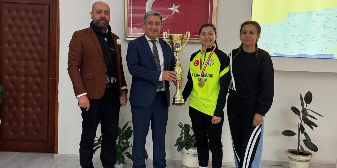 Muğla Sessizler Kadın Futsal Takımı şampiyon oldu