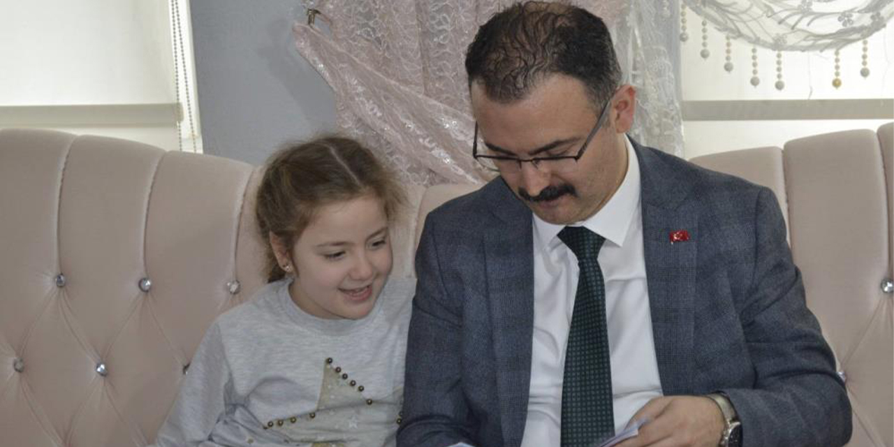 Kaymakam Ateş öğrencilerin evlerine misafir oldu