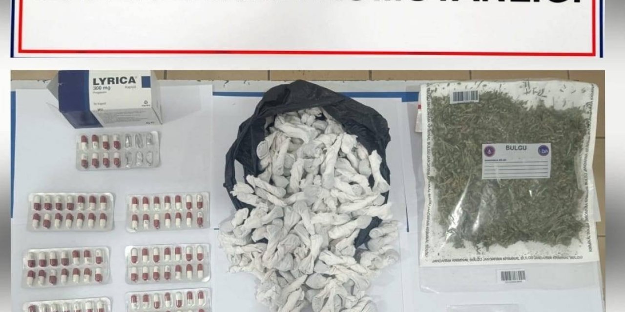 Yüklü miktarda uyuşturucu ile yakalanan 2 tacir tutuklandı