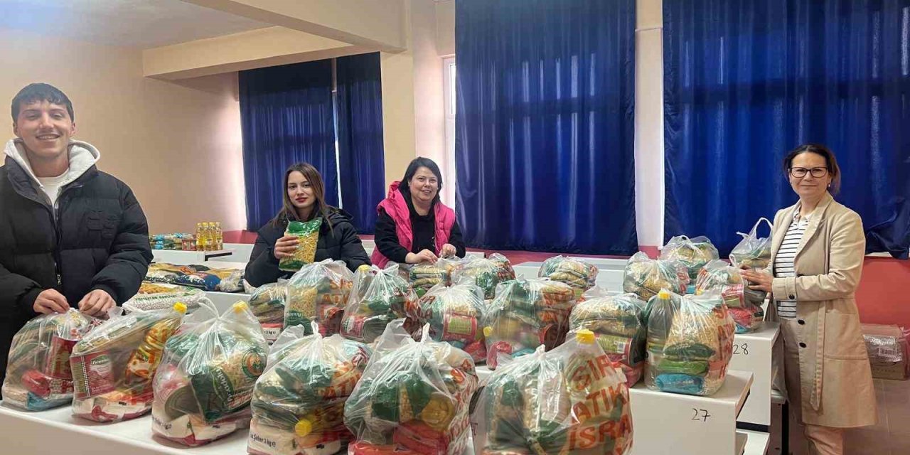 Bozdoğan MYO Sosyal Marketi’nden öğrencilere Ramazan desteği