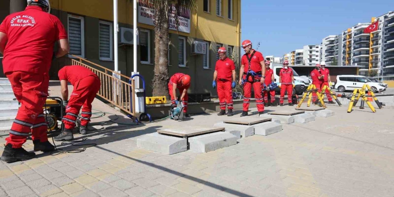 Efeler Belediyesi’nden ‘deprem’ farkındalığı