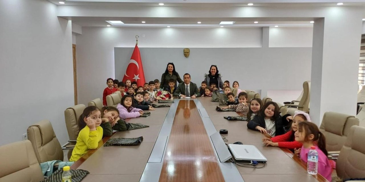 Ortaca Kaymakamı Aktaş minik öğrencileri ağırladı
