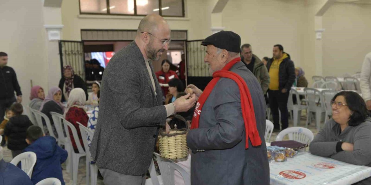 Germencik’te iftar sofrasında incir ikramı