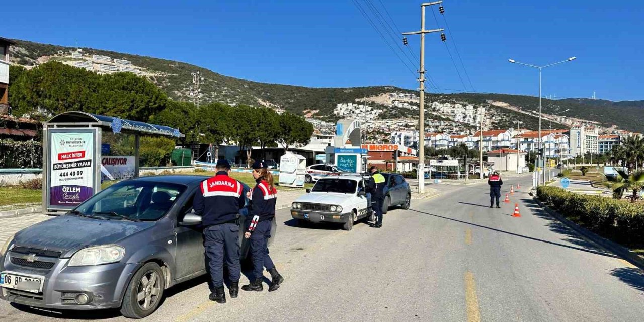 Jandarma bir haftalık çalışmasında suçlulara göz açtırmadı