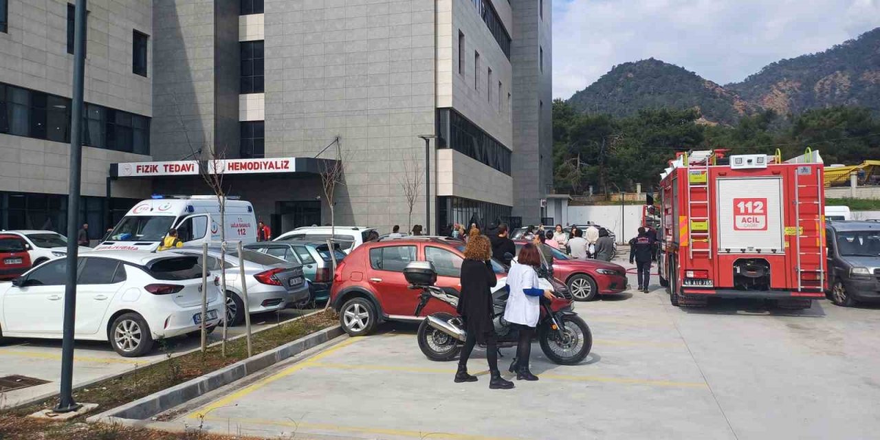 Marmaris Devlet Hastanesi’ndeki yangın UPS kablolarından çıkmış