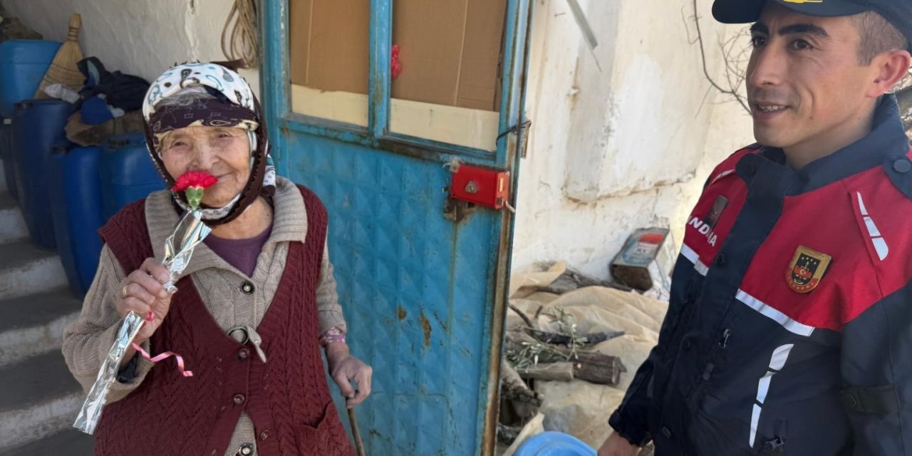 Yaşlı çınarlar unutulmadı