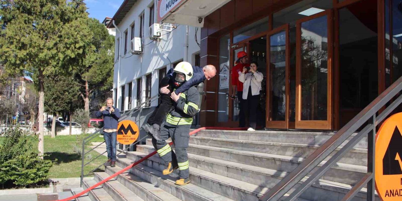 Muğla’da Deprem ve Yangın tahliye tatbikatı gerçekleştirildi