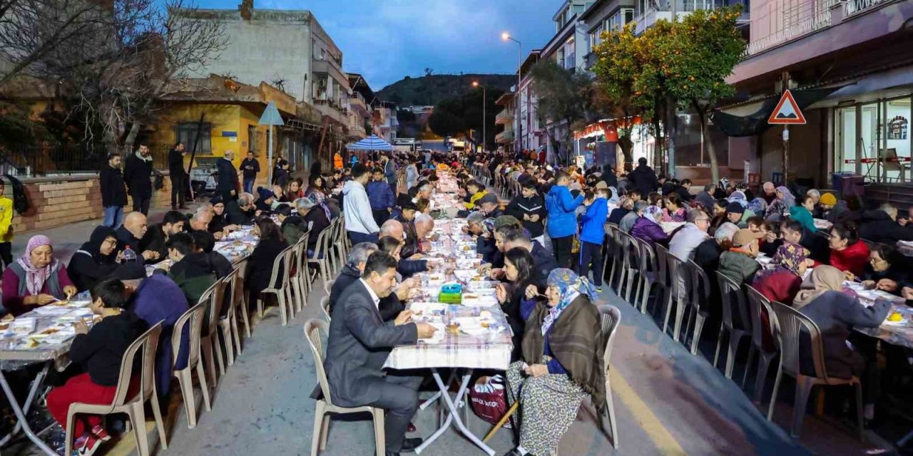 İlk 4 günde 5 binden fazla Efelerli iftar sofrasında buluştu