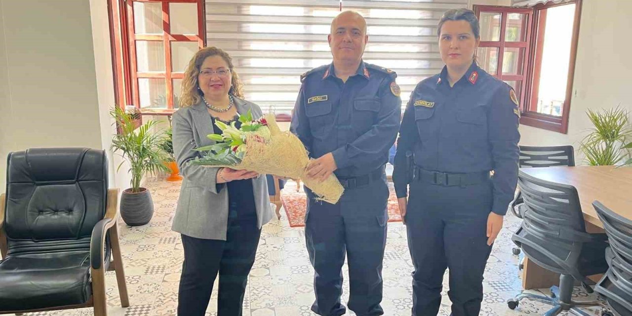 Jandarma, Kaymakam Doğru’nun Kadınlar Günü’nü kutladı