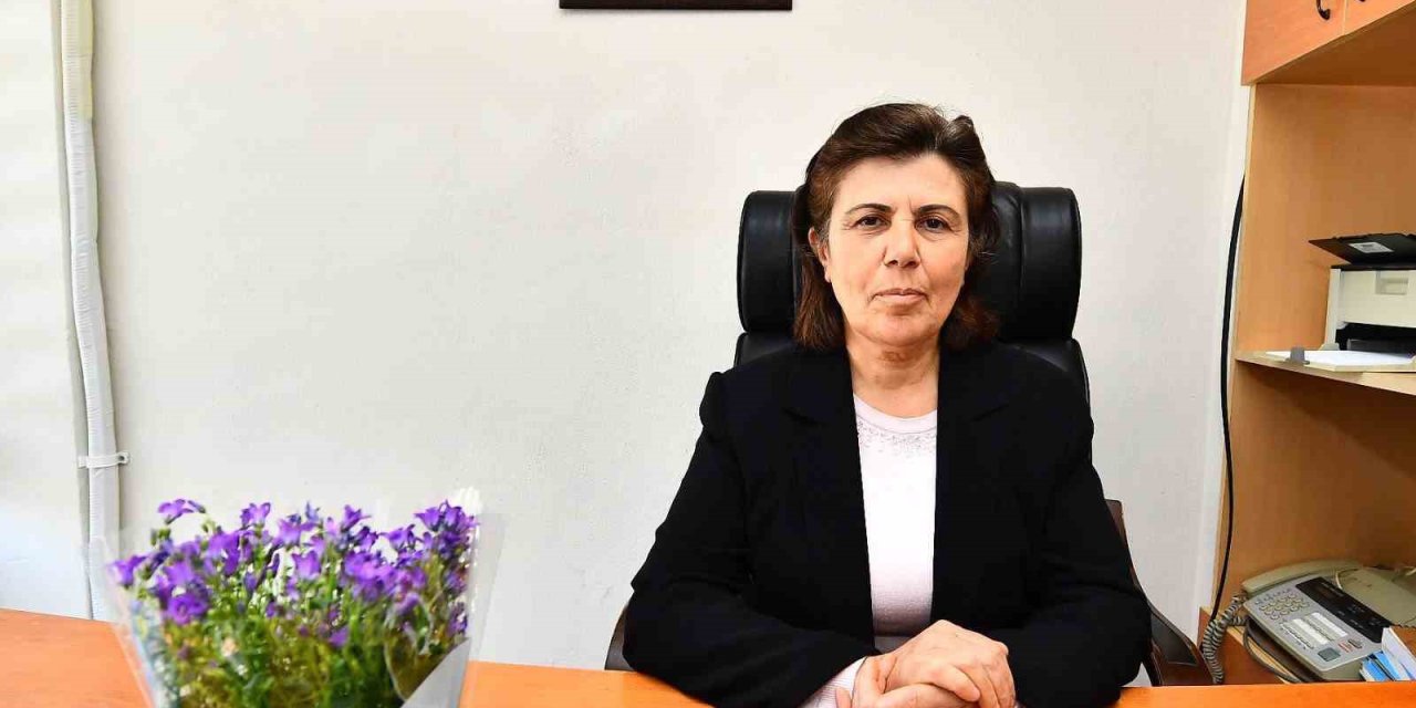 İzmir’in kadın muhtarlarına mor çiçekli sürpriz