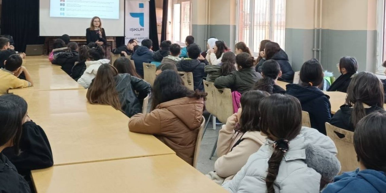 Efeler’de öğrencilere  meslek seçimi eğitimi