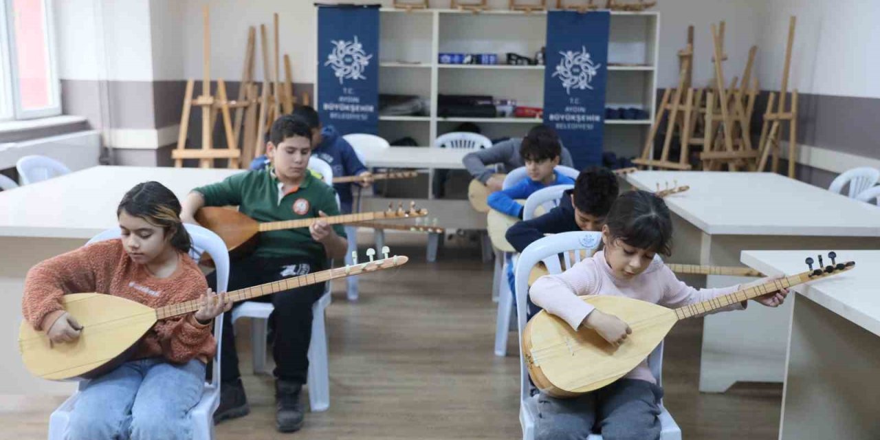 Aydınlı çocuklar, Türk halk müziğinin eşsiz notalarını öğreniyor