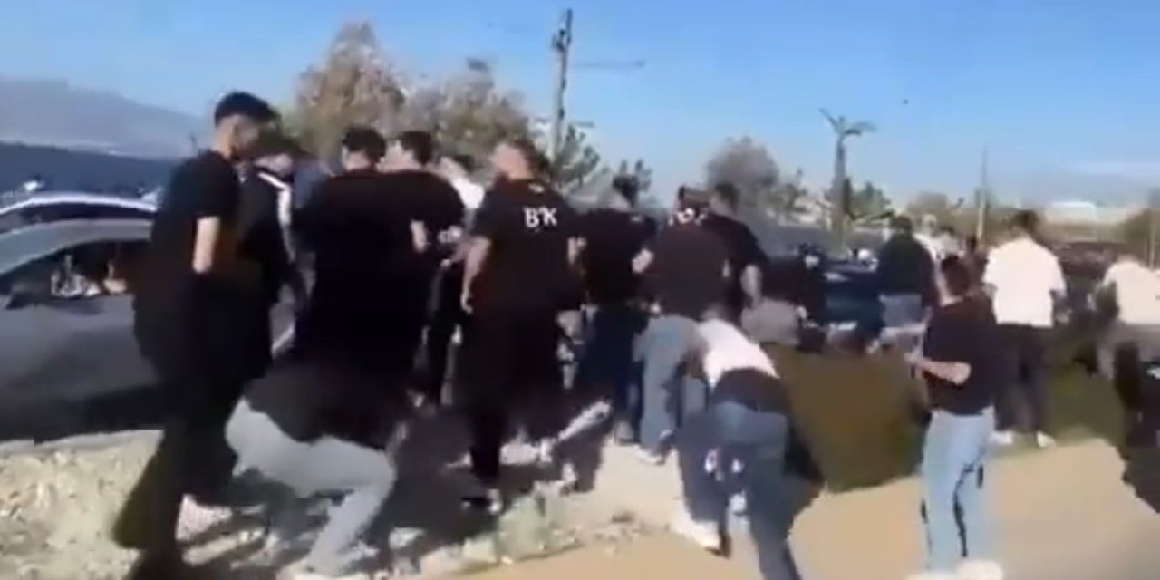 İzmir’de Beşiktaş ile Göztepe taraftarı arasında gerginlik
