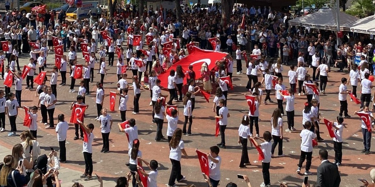 Kuyucak’ta 23 Nisan coşkusu