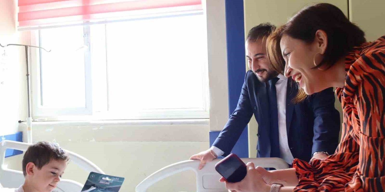 Söke Fehime Faik Kocagöz Devlet Hastanesi’nde çocuk servisinde 23 Nisan coşkusu