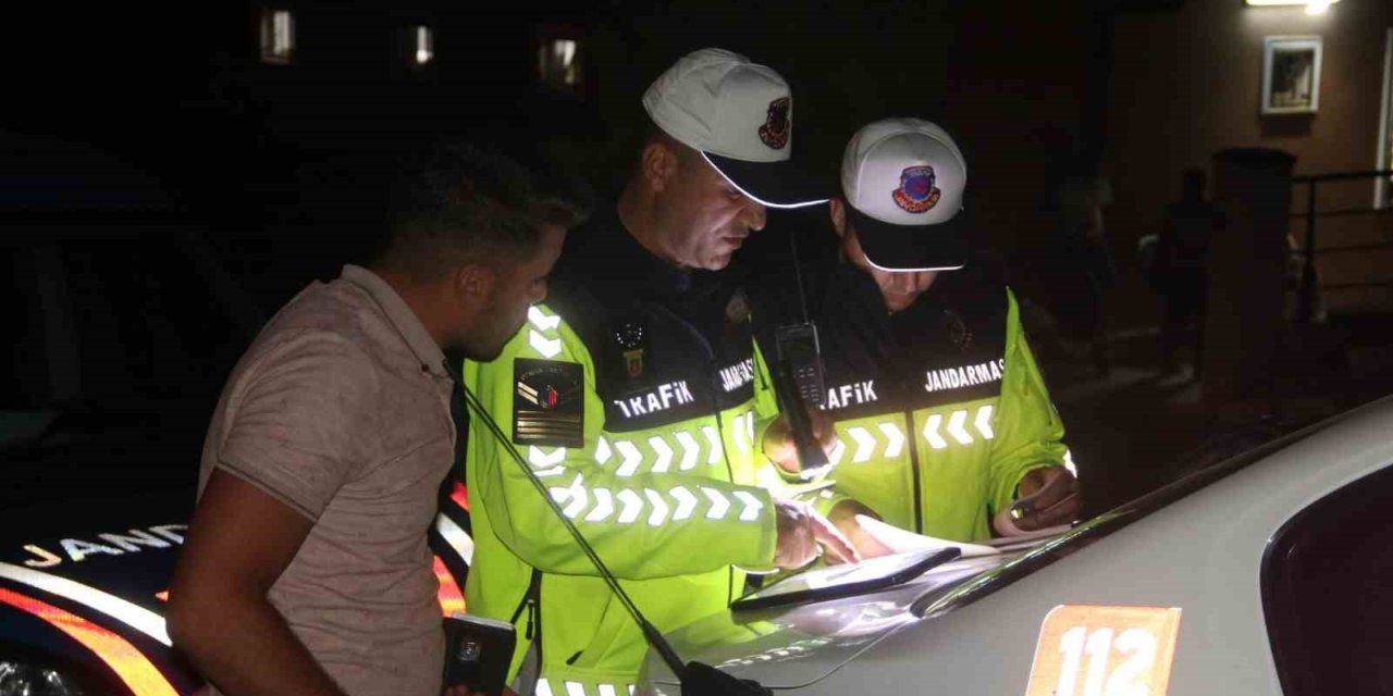 Kurallara uymayan motosiklet sürücüleri jandarmadan kaçamadı