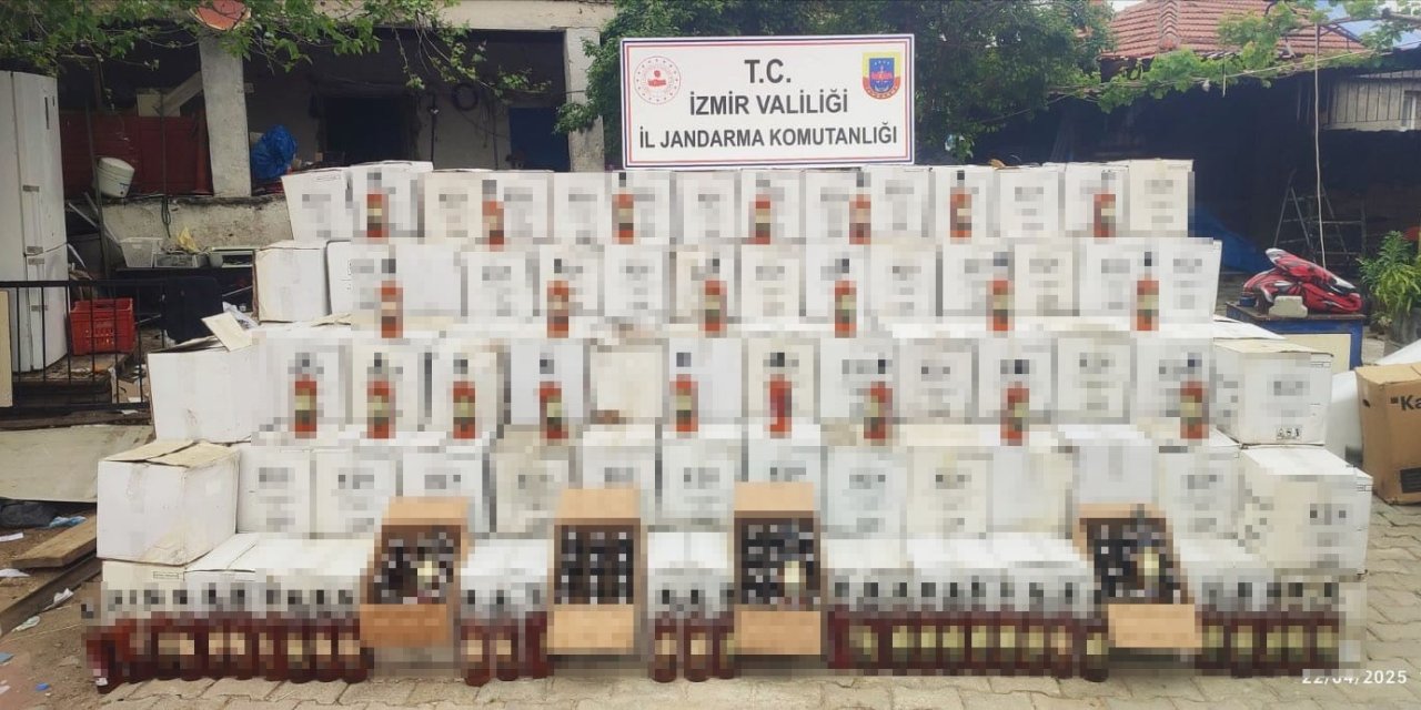 İzmir’de 3 bin 142 şişe kaçak içki ele geçirildi
