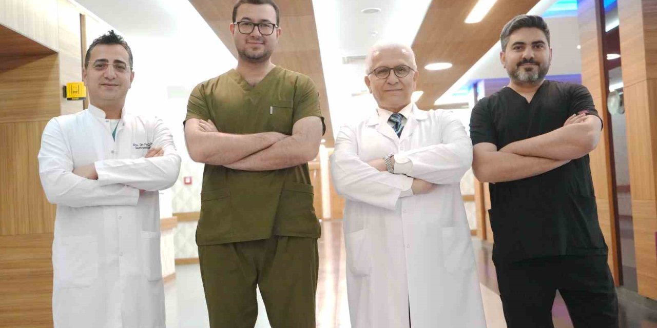 Libyalı hasta, Ege’de ilk kez yapılan ’peroral kolanjiyoskopi’ ile sağlığına kavuştu