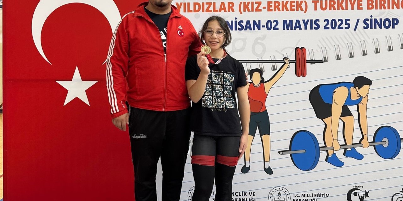 Denizlili genç halterci Türkiye şampiyonu oldu