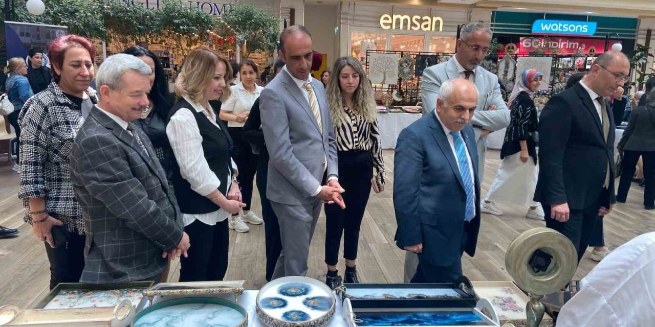 Epoksi ürünler  ‘Sanatın Işıltısı’ ile sanatseverin beğenisine sunuldu