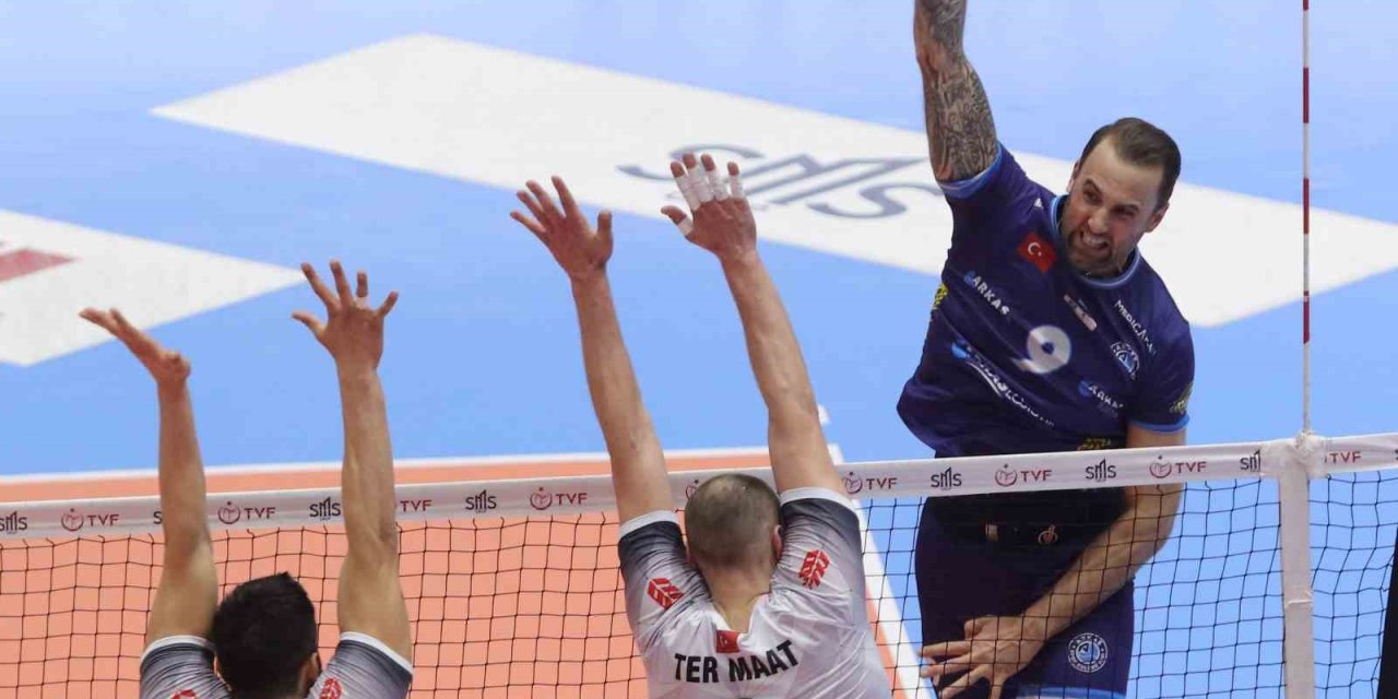 Georg Grozer, Arkas Spor’a veda etti