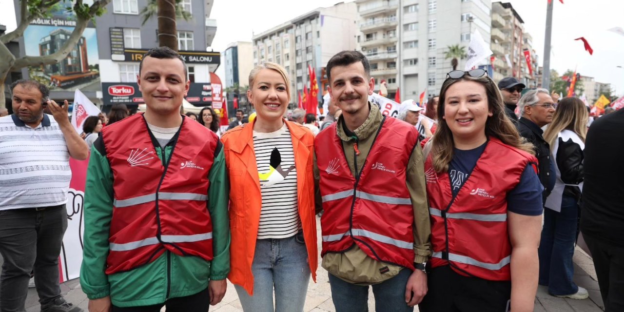 Denizli’de 1 Mayıs İşçi Bayramı yağış altında kutlandı