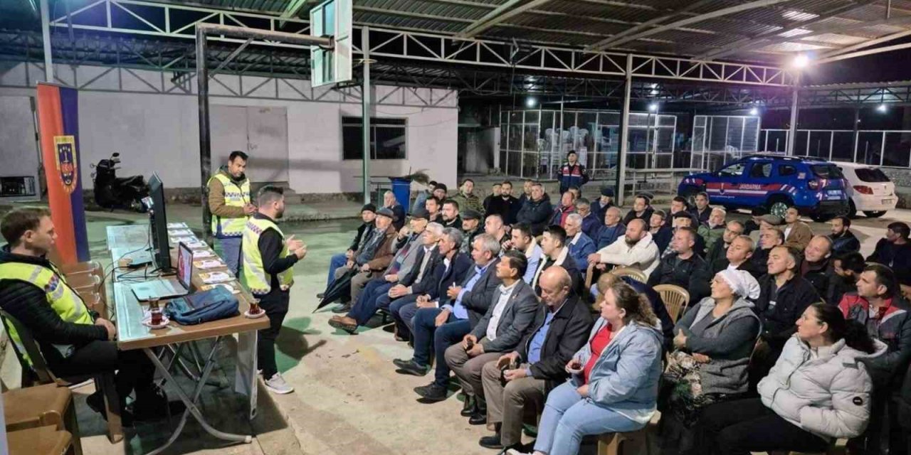 Mahalle sakinlerine ‘Siber Dolandırıcılık’ bilgilendirmesi