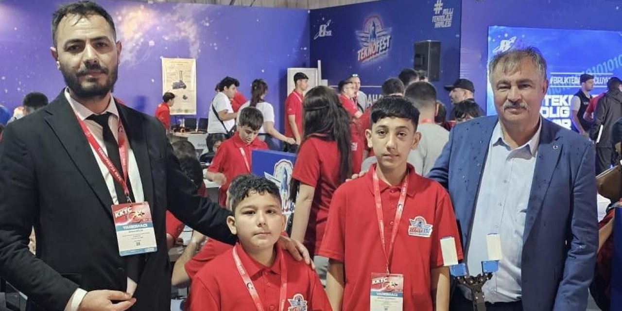 Başkan Pütün, Beyağaçlı öğrencileri KKTC TEKNOFEST’te yalnız bırakmadı