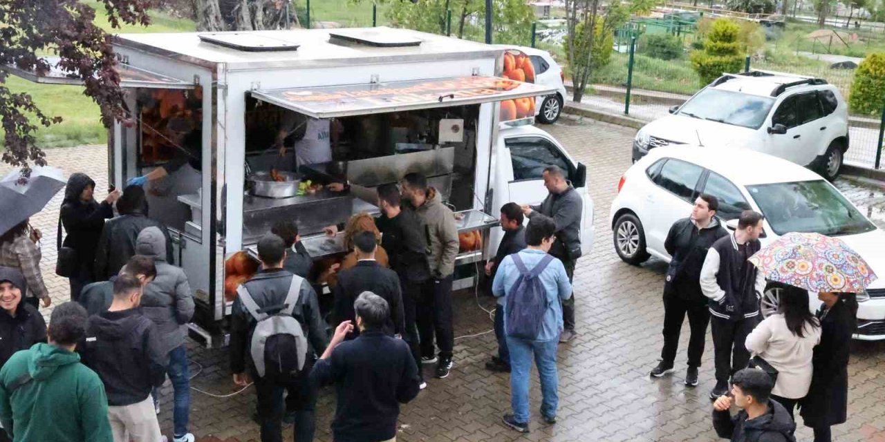 Merhum Gazeteci Erdan anısına mevlit ve lokma hayrı