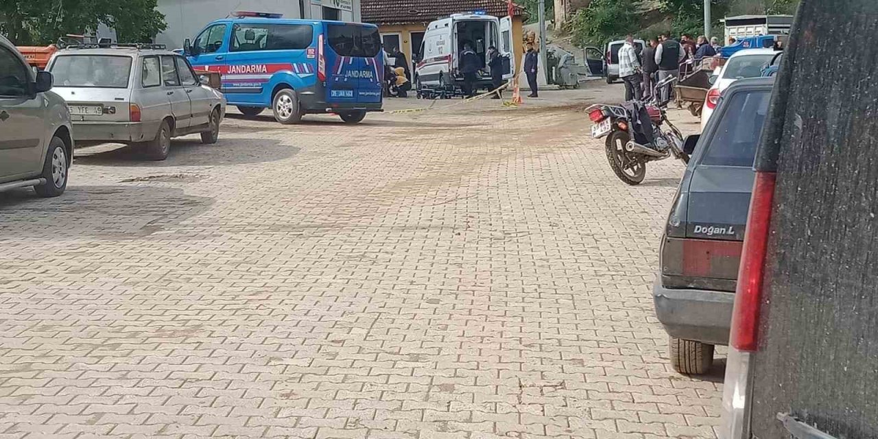 İzmir’de 3 kişiyi yaralayan saldırgan kayıplara karıştı