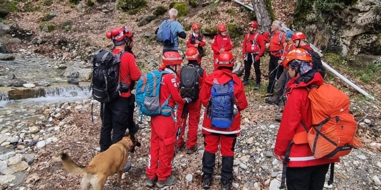 Mantar toplamaya gidip kaybolan dağcıyı arama çalışmaları 6 gündür devam ediyor
