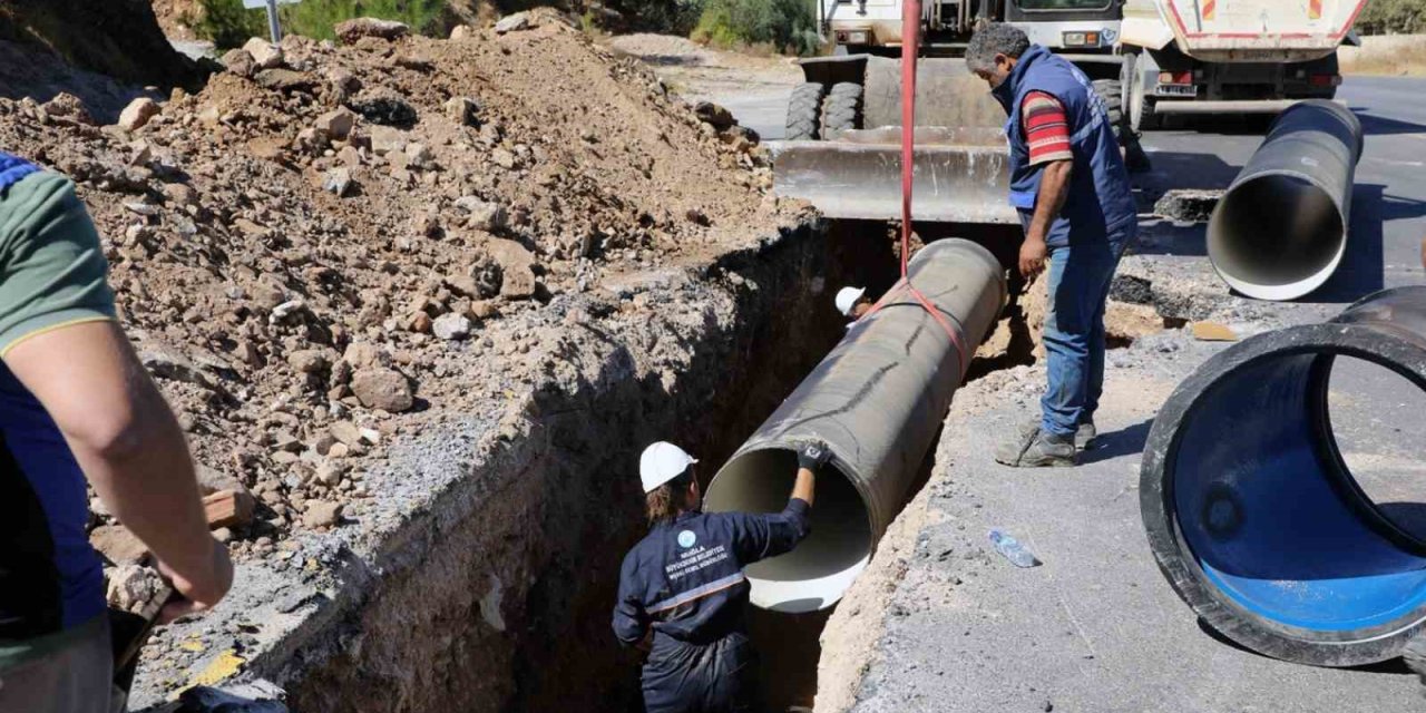 Bodrum’da sürekli patlayan su isale hatları değişiyor
