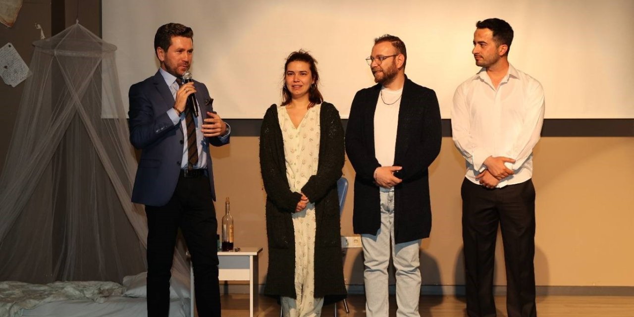 Ödüllü tiyatro oyunu Tavas’ta seyirciyle buluştu