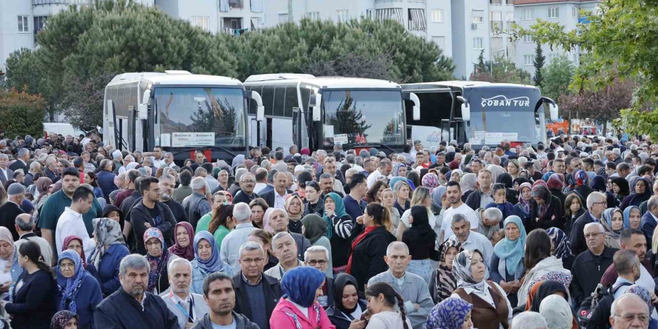 Denizli’nin ilk hac kafilesi dualarla kutsal topraklara uğurlandı