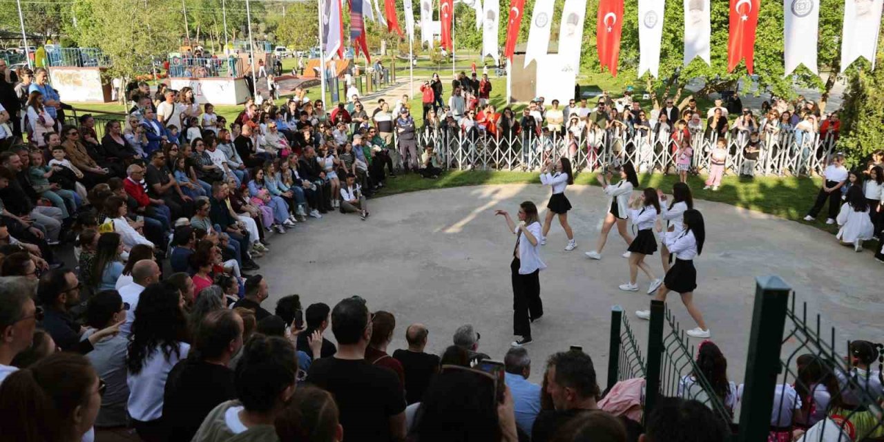 Dansın tüm renkleri Menteşe’de buluştu