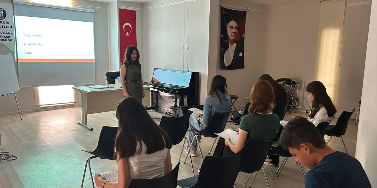 Belediyenin "Psikoeğitim Seminerleri" liseler ile devam etti