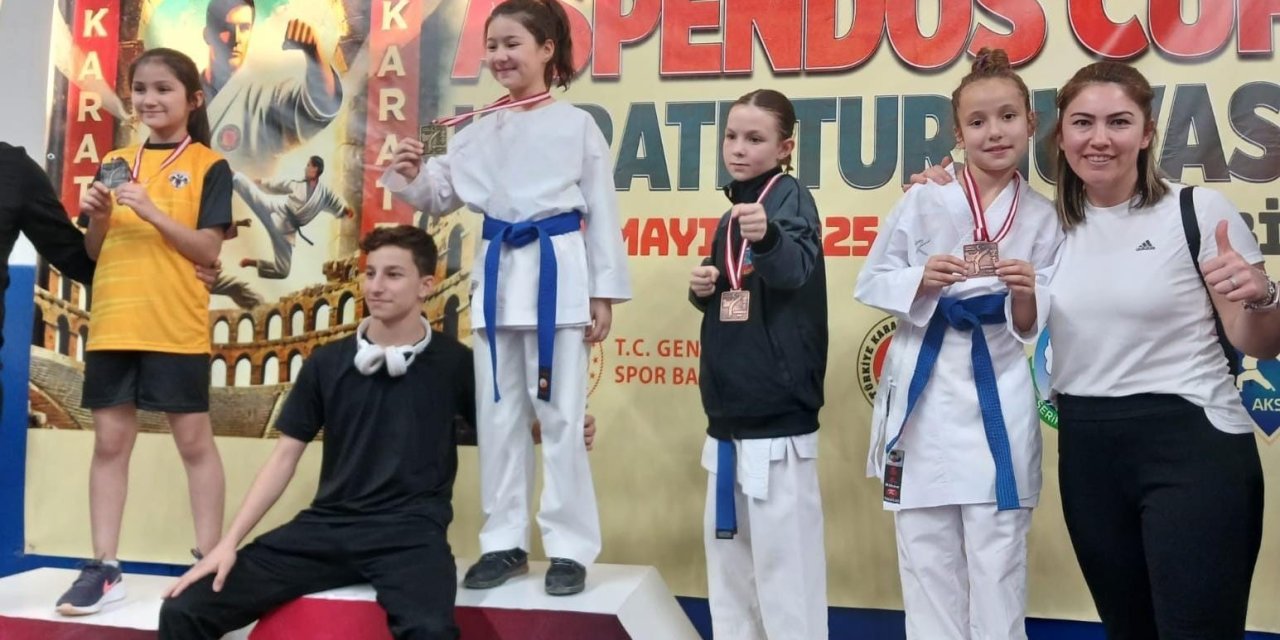 Aliağalı karateciler Aspendos Cup Karate Turnavası’nda