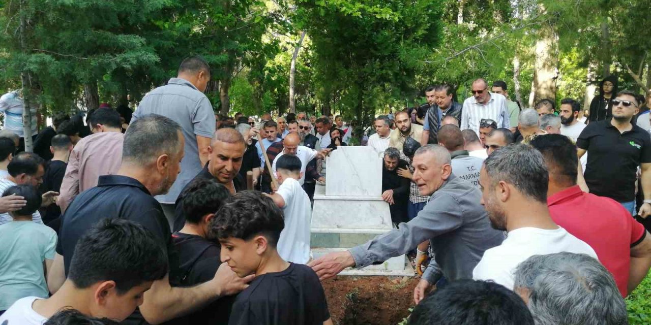 Motosikletin çarpması sonucu hayatını kaybeden 12 yaşındaki çocuk toprağa verildi