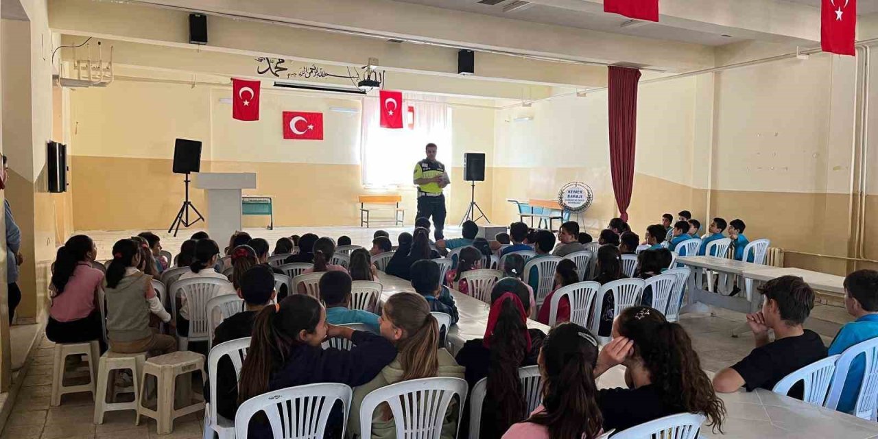 Didim ve Bozdoğan’da öğrencilere trafik kuralları anlatıldı