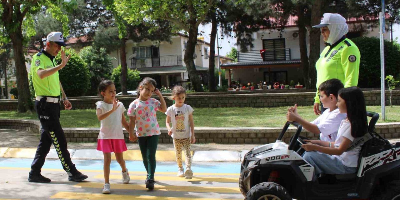 Aydın’da minikler direksiyon başına geçti